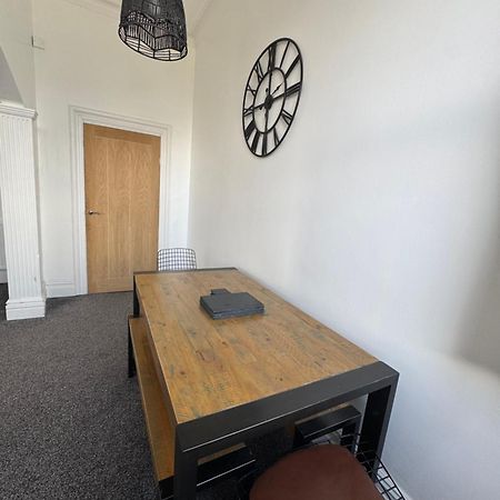 Spacious Victorian Birkdale Apartment With Garden Southport Eksteriør bilde