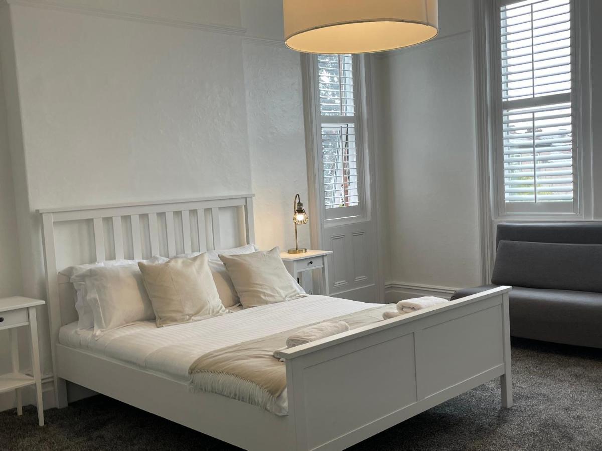 Spacious Victorian Birkdale Apartment With Garden Southport Eksteriør bilde